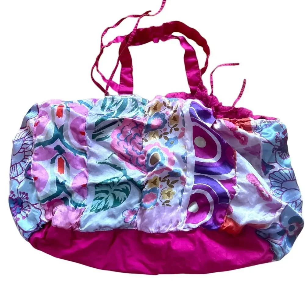 Vintage Y2K Urban Outfitters Pink Satin Floral Boho Psychedelic Elle Woods Quilt